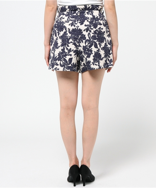 LIMITLESS LUXURY（リミットレスラグジュアリー）の「アーバンリゾートショートパンツ◆（その他パンツ・レディース・ベージュ/ネイビー・36/38）」の5枚目の写真