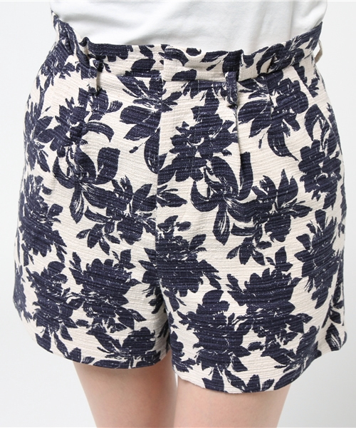 LIMITLESS LUXURY（リミットレスラグジュアリー）の「アーバンリゾートショートパンツ◆（その他パンツ・レディース・ベージュ/ネイビー・36/38）」の6枚目の写真