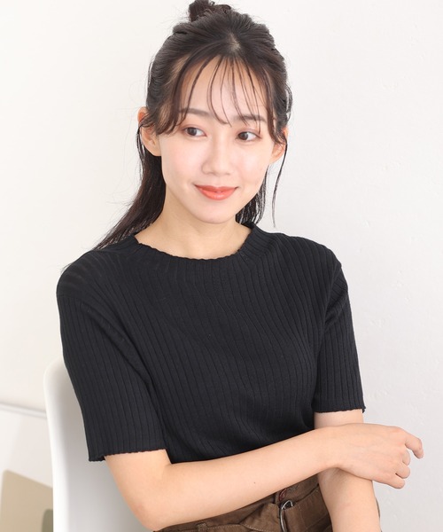 ElegChic(エレグシック)の「プチハイネックハーフスリーブサマーニット(ニット/セーター・レディース・ブラック/グレイッシュベージュ/オフホワイト/ブルー・XL/4L/M)」の5枚目の写真