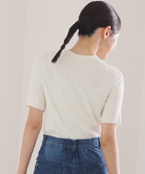 ElegChic(エレグシック)の「プチハイネックハーフスリーブサマーニット(ニット/セーター・レディース・ブラック/グレイッシュベージュ/オフホワイト/ブルー・XL/4L/M)」の15枚目の写真