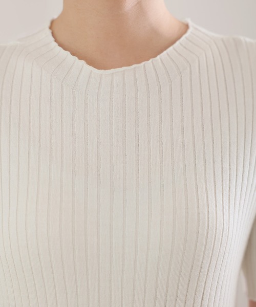 ElegChic(エレグシック)の「プチハイネックハーフスリーブサマーニット(ニット/セーター・レディース・ブラック/グレイッシュベージュ/オフホワイト/ブルー・XL/4L/M)」の21枚目の写真
