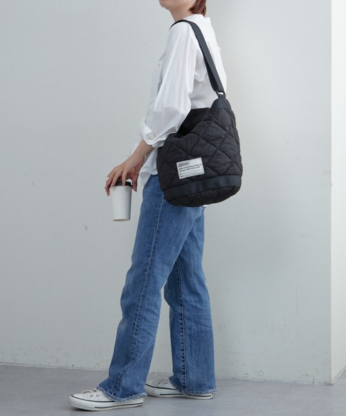 BROWN THEATRE PRODUCTS（ブラウンシアタープロダクツ）の「【BROWNTHEATREPRODUCTS別注】キルティングバケットショルダーバッグ（ショルダーバッグ・レディース・ブラック/グレイッシュベージュ/アイボリー・FREE）」の14枚目の写真