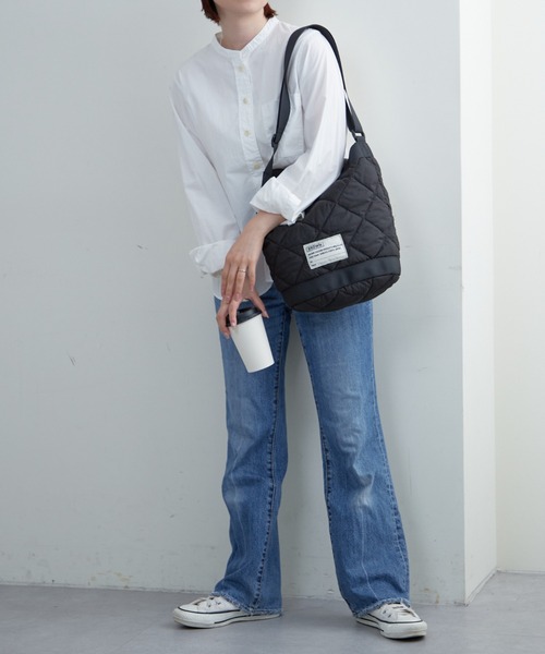 BROWN THEATRE PRODUCTS（ブラウンシアタープロダクツ）の「【BROWNTHEATREPRODUCTS別注】キルティングバケットショルダーバッグ（ショルダーバッグ・レディース・ブラック/グレイッシュベージュ/アイボリー・FREE）」の15枚目の写真