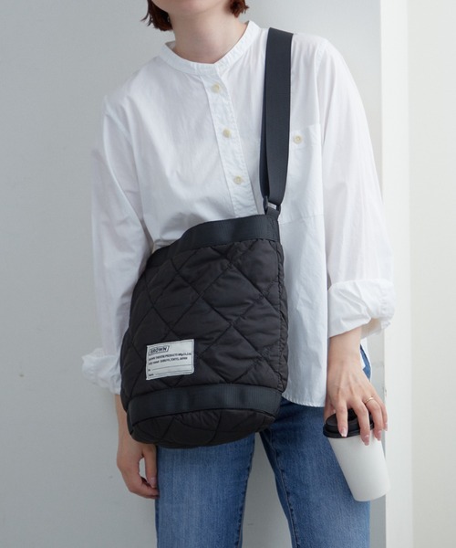 BROWN THEATRE PRODUCTS（ブラウンシアタープロダクツ）の「【BROWNTHEATREPRODUCTS別注】キルティングバケットショルダーバッグ（ショルダーバッグ・レディース・ブラック/グレイッシュベージュ/アイボリー・FREE）」の17枚目の写真