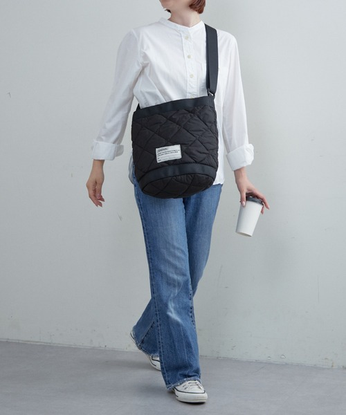 BROWN THEATRE PRODUCTS（ブラウンシアタープロダクツ）の「【BROWNTHEATREPRODUCTS別注】キルティングバケットショルダーバッグ（ショルダーバッグ・レディース・ブラック/グレイッシュベージュ/アイボリー・FREE）」の19枚目の写真