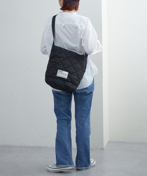 BROWN THEATRE PRODUCTS（ブラウンシアタープロダクツ）の「【BROWNTHEATREPRODUCTS別注】キルティングバケットショルダーバッグ（ショルダーバッグ・レディース・ブラック/グレイッシュベージュ/アイボリー・FREE）」の21枚目の写真