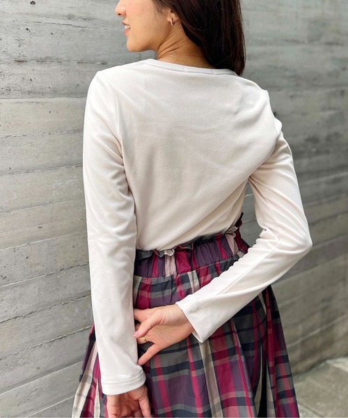 PICCIN（ピッチン）の「起毛UネックロンT（Tシャツ/カットソー・レディース・チャコールグレー/アイボリー/ブラック・M）」の6枚目の写真