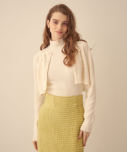 ME COUTURE（ミークチュール）の「ハートアイレットレイヤードニット（ニット/セーター・レディース・ピンク/ライトブルー/オフホワイト・FREE）」の4枚目の写真