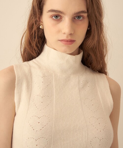 ME COUTURE（ミークチュール）の「ハートアイレットレイヤードニット（ニット/セーター・レディース・ピンク/ライトブルー/オフホワイト・FREE）」の14枚目の写真