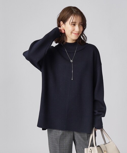 SHOO・LA・RUE(シューラルー)の「◆【洗える】ワイドシルエット スリット入り 前後差ハイネックニット(ニット/セーター・レディース・ライトグレー系9/イエロー系その他/ピンク系/ブルー系その他/アイボリー系2・00)」の6枚目の写真