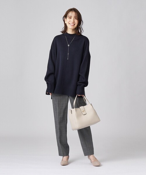 SHOO・LA・RUE(シューラルー)の「◆【洗える】ワイドシルエット スリット入り 前後差ハイネックニット(ニット/セーター・レディース・ライトグレー系9/イエロー系その他/ピンク系/ブルー系その他/アイボリー系2・00)」の7枚目の写真