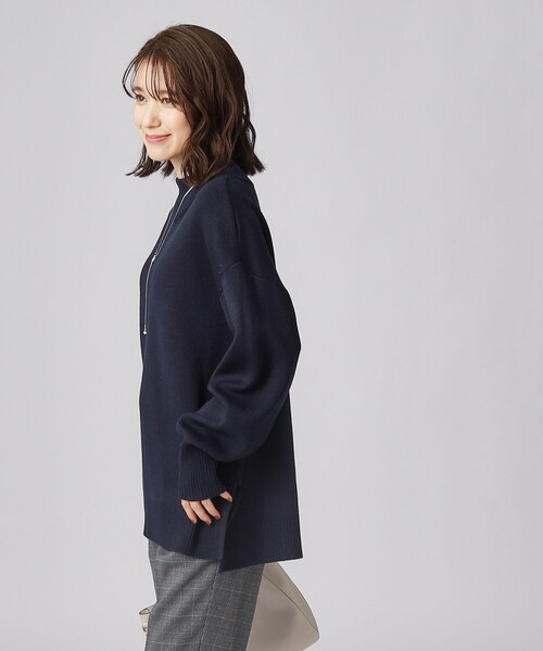 SHOO・LA・RUE(シューラルー)の「◆【洗える】ワイドシルエット スリット入り 前後差ハイネックニット(ニット/セーター・レディース・ライトグレー系9/イエロー系その他/ピンク系/ブルー系その他/アイボリー系2・00)」の8枚目の写真