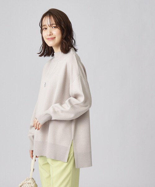 SHOO・LA・RUE(シューラルー)の「◆【洗える】ワイドシルエット スリット入り 前後差ハイネックニット(ニット/セーター・レディース・ライトグレー系9/イエロー系その他/ピンク系/ブルー系その他/アイボリー系2・00)」の11枚目の写真