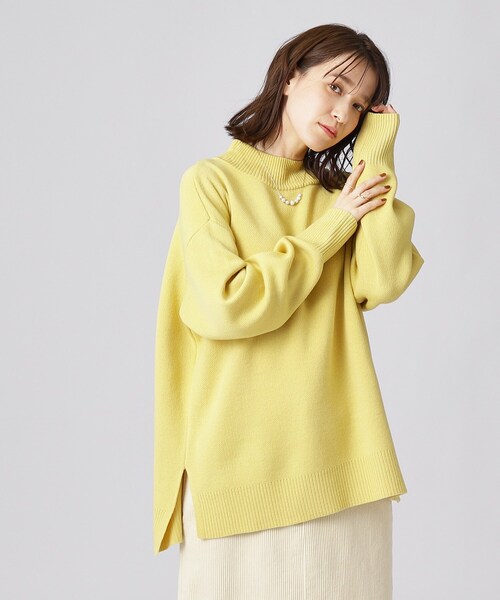 SHOO・LA・RUE(シューラルー)の「◆【洗える】ワイドシルエット スリット入り 前後差ハイネックニット(ニット/セーター・レディース・ライトグレー系9/イエロー系その他/ピンク系/ブルー系その他/アイボリー系2・00)」の13枚目の写真