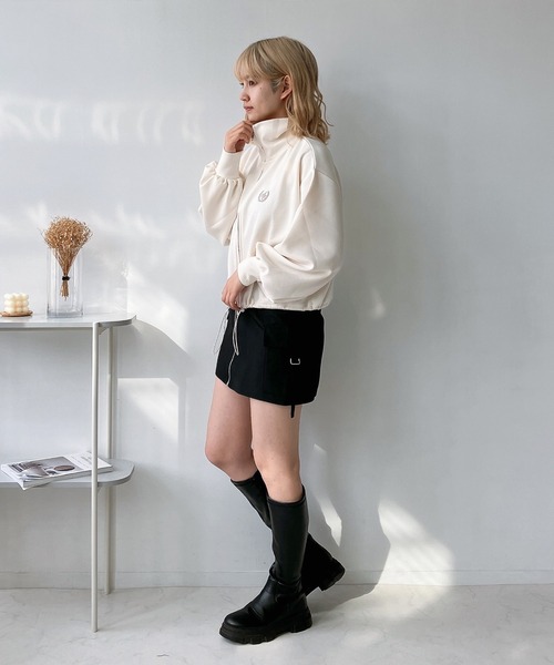 AS KNOW AS plus（アズノゥアズプラス）の「◎Wジップダンボール　ワンポイント刺繍ブルゾン（ジャージ・レディース・オフホワイト/チャコールグレー/グレイッシュベージュ・FREE）」の5枚目の写真