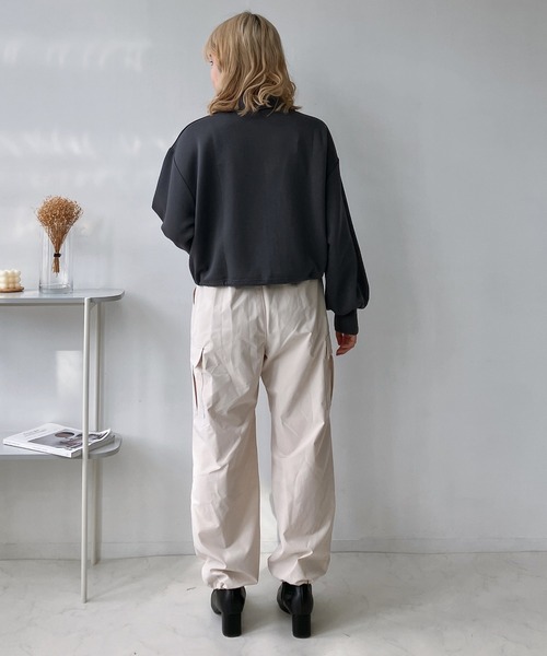 AS KNOW AS plus（アズノゥアズプラス）の「◎Wジップダンボール　ワンポイント刺繍ブルゾン（ジャージ・レディース・オフホワイト/チャコールグレー/グレイッシュベージュ・FREE）」の15枚目の写真