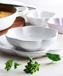 LE CREUSET - 【ちゃ】ルクルーゼ  フラワープレート(S)＆ディッシュ(S)セット Amazon｜ル・クルーゼ(Le Creuset) フラワー・ディッシュ 2枚
