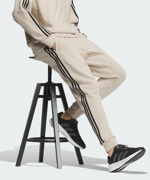 adidas(アディダス)の「エッセンシャルズ プラス レギュラーフィット スリーストライプス フレンチテリー カフパンツ / アディダス adidas(その他パンツ・メンズ・ブルー/グレー/ブラック/ベージュ/グリーン/グリーン系その他/ブラウン・SMALL/X-SMALL/XX-LARGE/3XL/LARGE/MEDIUM/X-LARGE)」の19枚目の写真