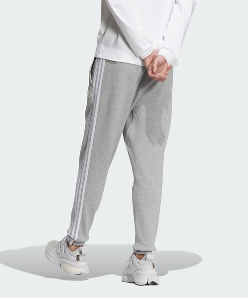 adidas(アディダス)の「エッセンシャルズ プラス レギュラーフィット スリーストライプス フレンチテリー カフパンツ / アディダス adidas(その他パンツ・メンズ・ブルー/グレー/ブラック/ベージュ/グリーン/グリーン系その他/ブラウン・SMALL/X-SMALL/XX-LARGE/3XL/LARGE/MEDIUM/X-LARGE)」の12枚目の写真