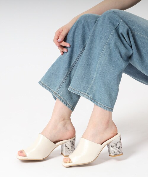 ESPERANZA(エスペランサ)の「スクエアトゥブロックヒールサンダル 24SS(サンダル・レディース・こしょう色系/シルバー/アイボリー/ブラック・S/M/L/LL)」の20枚目の写真