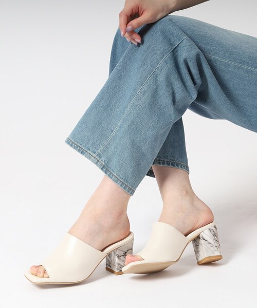 ESPERANZA(エスペランサ)の「スクエアトゥブロックヒールサンダル 24SS(サンダル・レディース・こしょう色系/シルバー/アイボリー/ブラック・S/M/L/LL)」の22枚目の写真