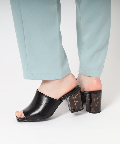 ESPERANZA(エスペランサ)の「スクエアトゥブロックヒールサンダル 24SS(サンダル・レディース・こしょう色系/シルバー/アイボリー/ブラック・S/M/L/LL)」の3枚目の写真