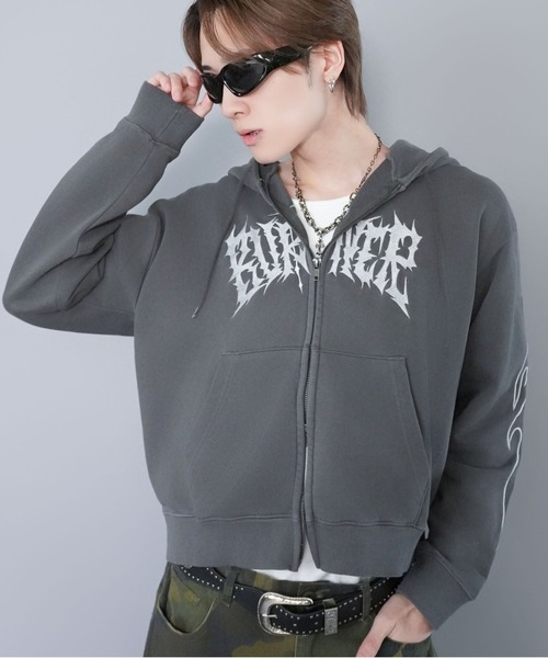 SPINNS（スピンズ）の「ナローキャット サングラス/スリムフレーム/UVカット/ユニセックス（サングラス・メンズ・ブラック/グレー系その他/グレー系その他2・ONESIZE）」の4枚目の写真