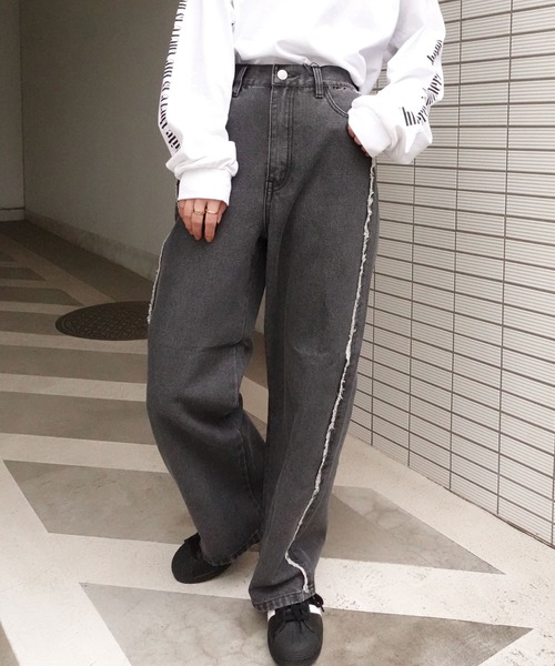 CORNERS(コーナーズ)の「サイドフリンジワイドデニムパンツ(デニムパンツ・レディース・ブルー/ブラック/インディゴブルー・S/M/L)」の10枚目の写真