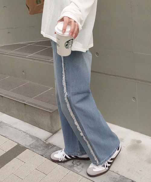 CORNERS(コーナーズ)の「サイドフリンジワイドデニムパンツ(デニムパンツ・レディース・ブルー/ブラック/インディゴブルー・S/M/L)」の6枚目の写真