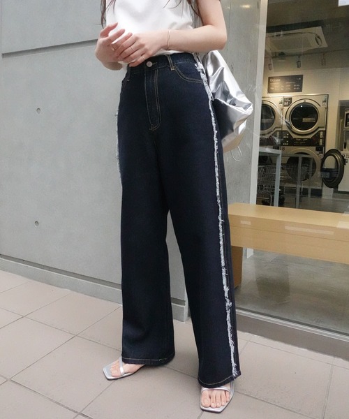 CORNERS(コーナーズ)の「サイドフリンジワイドデニムパンツ(デニムパンツ・レディース・ブルー/ブラック/インディゴブルー・S/M/L)」の20枚目の写真