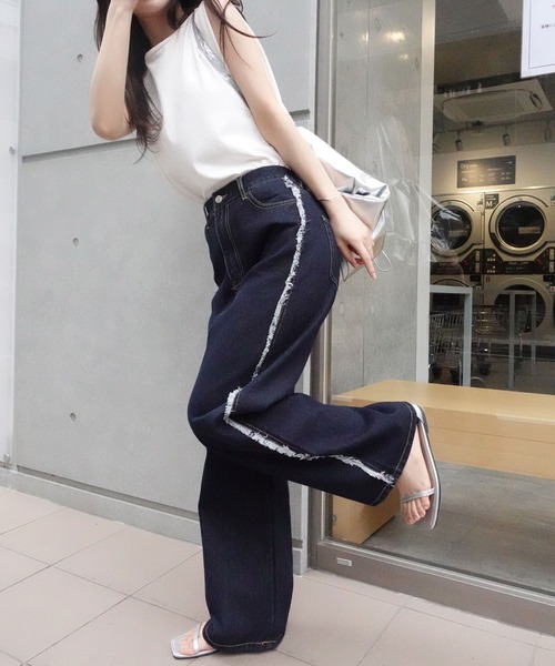 CORNERS(コーナーズ)の「サイドフリンジワイドデニムパンツ(デニムパンツ・レディース・ブルー/ブラック/インディゴブルー・S/M/L)」の18枚目の写真