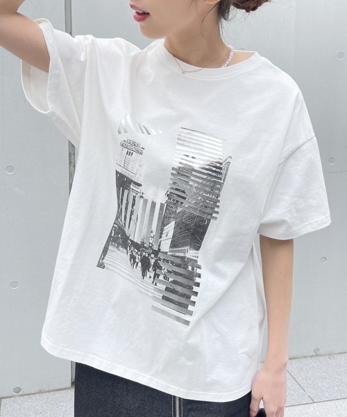 Meli rich（メリーリッチ）の「モノクロビルプリントオーバー
