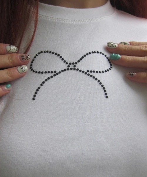 Mela(メラ)の「RIBBON STONE TEE(Tシャツ/カットソー・レディース・ホワイト/ブラック・L/M/S)」の4枚目の写真