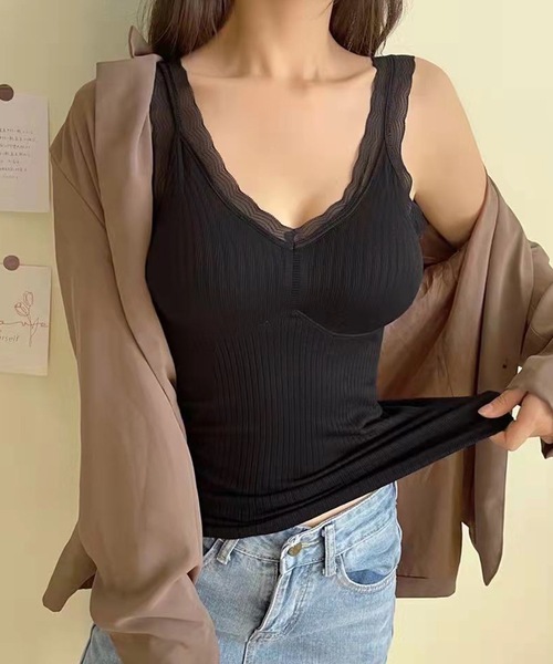 Lace Ladies(レースレディース)の「スカラップ レース Vネック 裏起毛 カップイン キャミソール(キャミソール・レディース・グレー/ブラック/ピンク/ブラウン・FREE)」の1枚目の写真