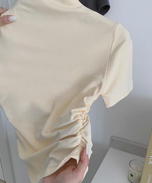 aimoha(アイモハ)の「フェミニン半袖トップス(Tシャツ/カットソー・レディース・ホワイト/ブラック/イエロー/ダークグレー・FREE)」の7枚目の写真