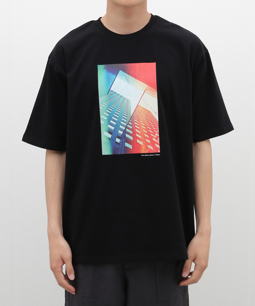 EDIFICE（エディフィス）の「LUI ARAKI 別注 フォト プリント Tシャツ