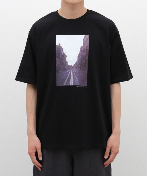 EDIFICE（エディフィス）の「LUI ARAKI 別注 フォト プリント Tシャツ