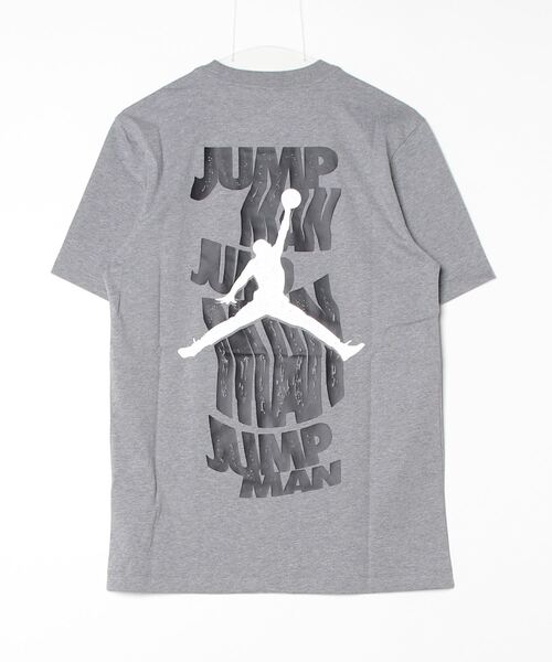 JORDAN BRAND（ジョーダンブランド）の「ジョーダン  AS M J BRAND SS JM STACK CREW（Tシャツ/カットソー・メンズ・グレー/ブラック・S/M/L/XL/2XL）」の3枚目の写真