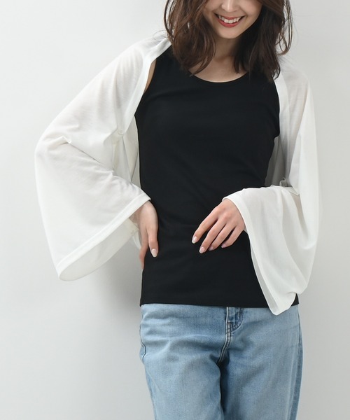 Felt-Maglietta（フェルトマリエッタ）の「UVケア4wayストールカーデ（カーディガン/ボレロ・レディース・ホワイト/ブラック/ライトブルー/グレイッシュベージュ・FREE）」の2枚目の写真