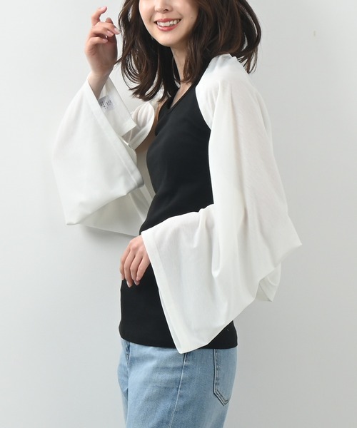 Felt-Maglietta（フェルトマリエッタ）の「UVケア4wayストールカーデ（カーディガン/ボレロ・レディース・ホワイト/ブラック/ライトブルー/グレイッシュベージュ・FREE）」の5枚目の写真