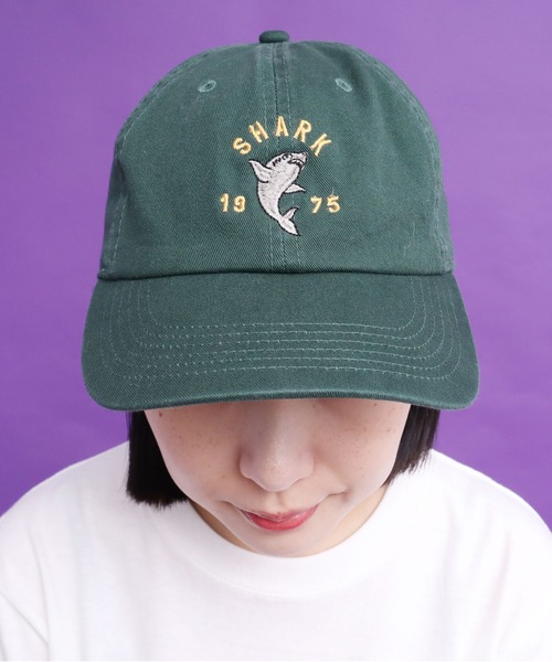 didizizi（ディディジジ）の「●SHARK 刺繍キャップ（キャップ・レディース・ブルー/ブラック/グリーン・FREE）」の2枚目の写真