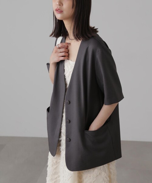 FREE'S MART（フリーズマート）の「◆リネンライクハーフスリーブジャケット（ノーカラージャケット・レディース・グレー/グレー系その他・SMALL/MEDIUM）」の22枚目の写真