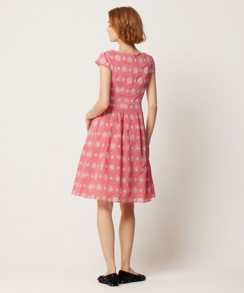 TOCCA(トッカ)の「GERBERA DARLING ドレス(ワンピース・レディース・ブラウン系7/ピンク系7・6/4/2/0)」の5枚目の写真