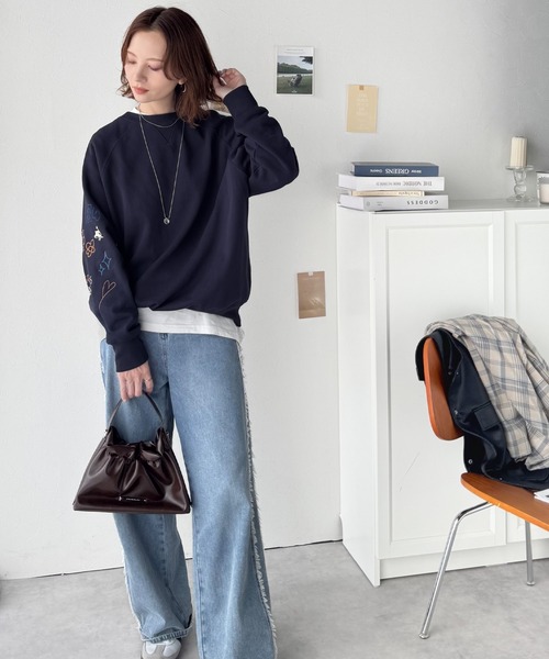 セール】ハンドメイド風刺繍に釘付け。前後2wayランダム袖刺繍裏起毛