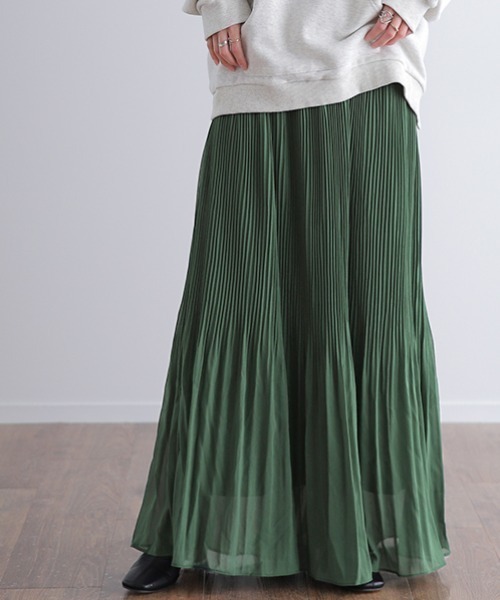 HUG.U(ハグユー)の「裏起毛シフォンロングスカート(スカート・レディース・ダークグリーン/ブラック/ライトベージュ・レギュラー丈/トール丈)」の5枚目の写真