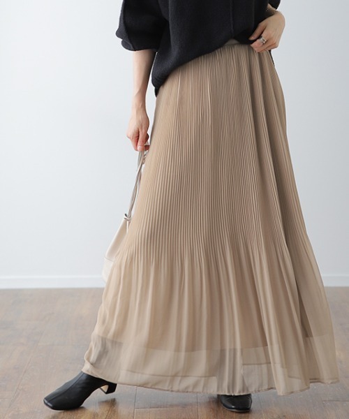 HUG.U(ハグユー)の「裏起毛シフォンロングスカート(スカート・レディース・ダークグリーン/ブラック/ライトベージュ・レギュラー丈/トール丈)」の15枚目の写真