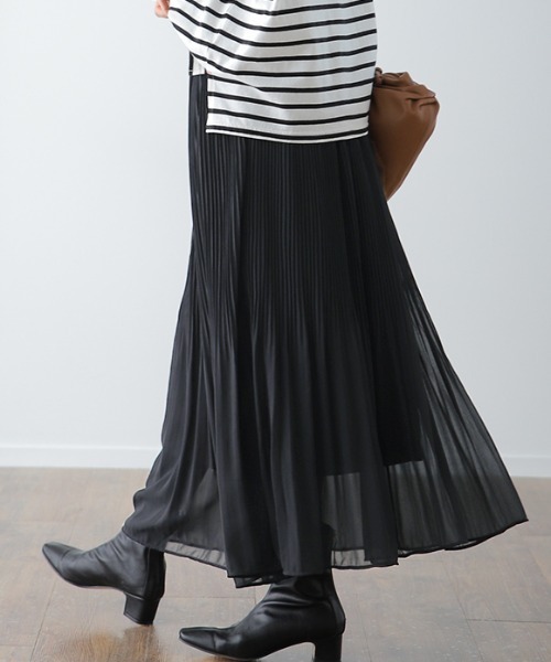 HUG.U(ハグユー)の「裏起毛シフォンロングスカート(スカート・レディース・ダークグリーン/ブラック/ライトベージュ・レギュラー丈/トール丈)」の9枚目の写真