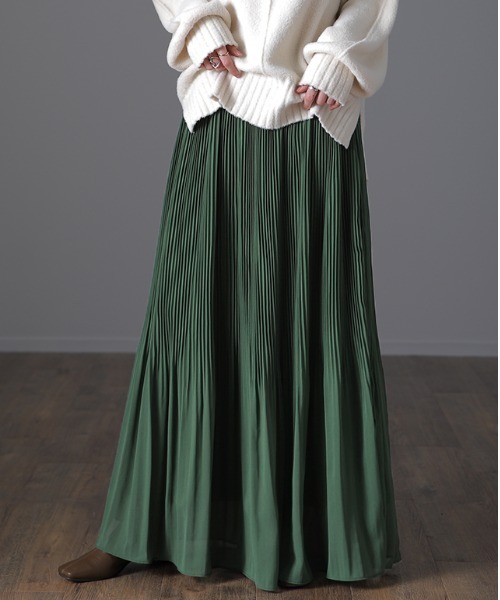 HUG.U(ハグユー)の「裏起毛シフォンロングスカート(スカート・レディース・ダークグリーン/ブラック/ライトベージュ・レギュラー丈/トール丈)」の7枚目の写真