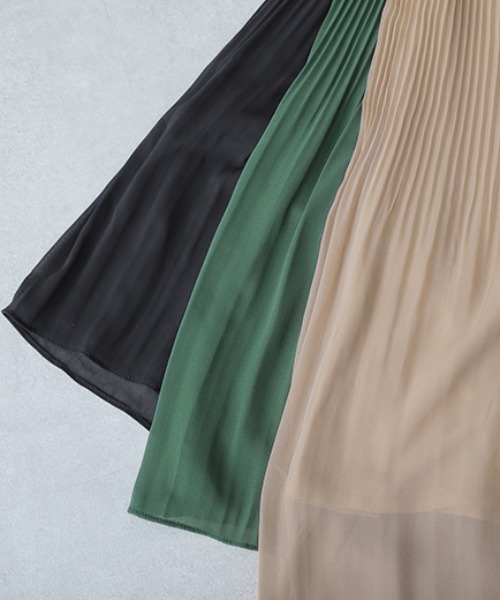 HUG.U(ハグユー)の「裏起毛シフォンロングスカート(スカート・レディース・ダークグリーン/ブラック/ライトベージュ・レギュラー丈/トール丈)」の17枚目の写真