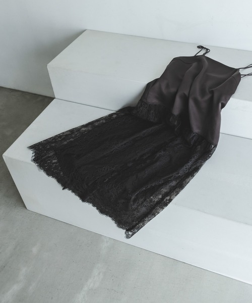 NANO universe（ナノユニバース）の「レース切り替えサテンキャミワンピース（ワンピース・レディース・ブラック/モカ・FREE）」の2枚目の写真